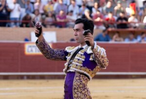 Tomás Rufo, con las dos orejas del tercero, al que cuajó de principio a fin.