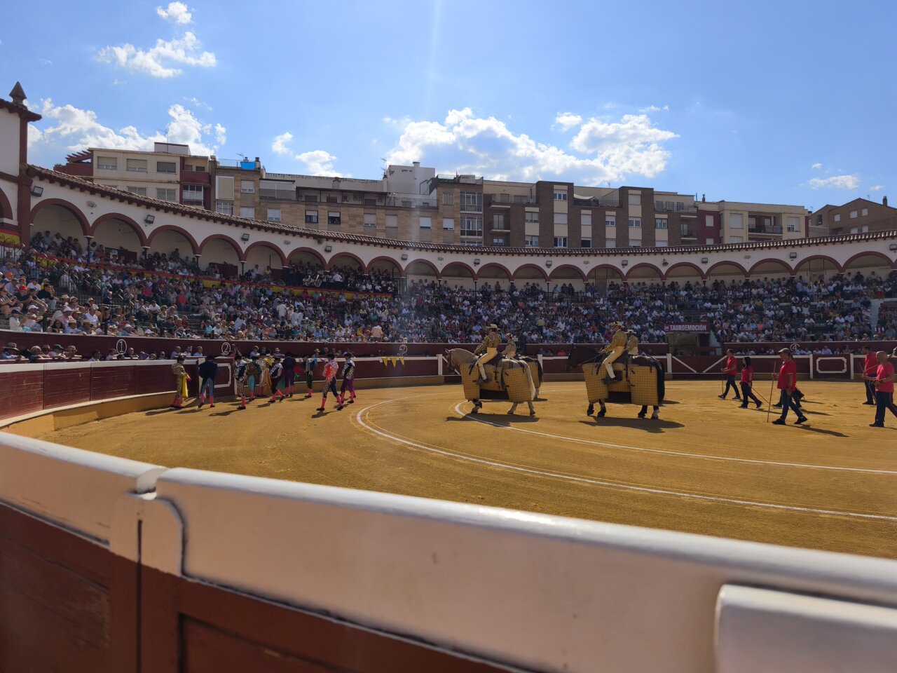 La mala fortuna de Galván y romas espadas de Adame y Rubén Sanz en Soria