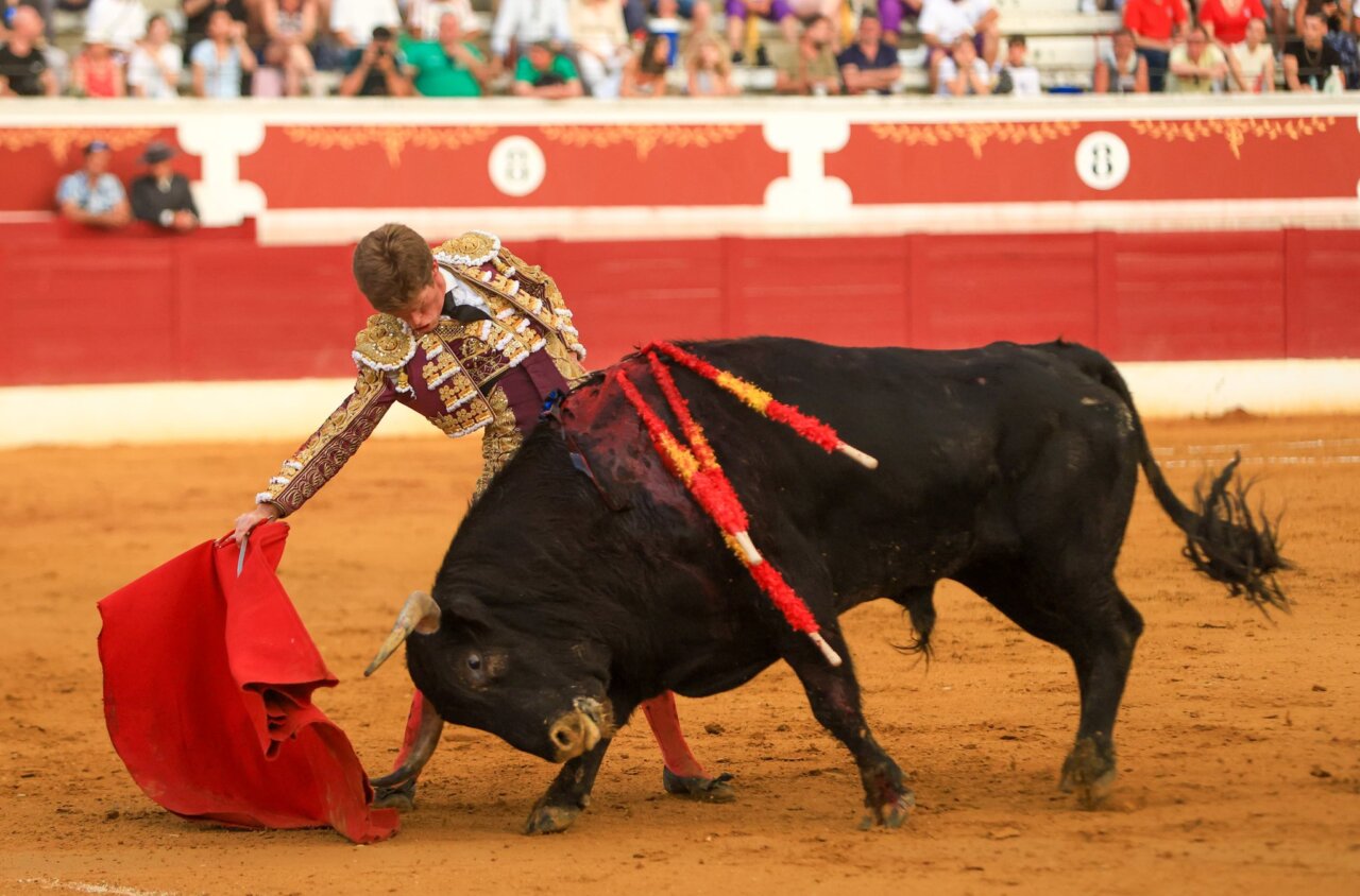 Borja Jiménez y Víctor Hernández, que resultó cogido, lo mejor en Torrejón de Ardoz