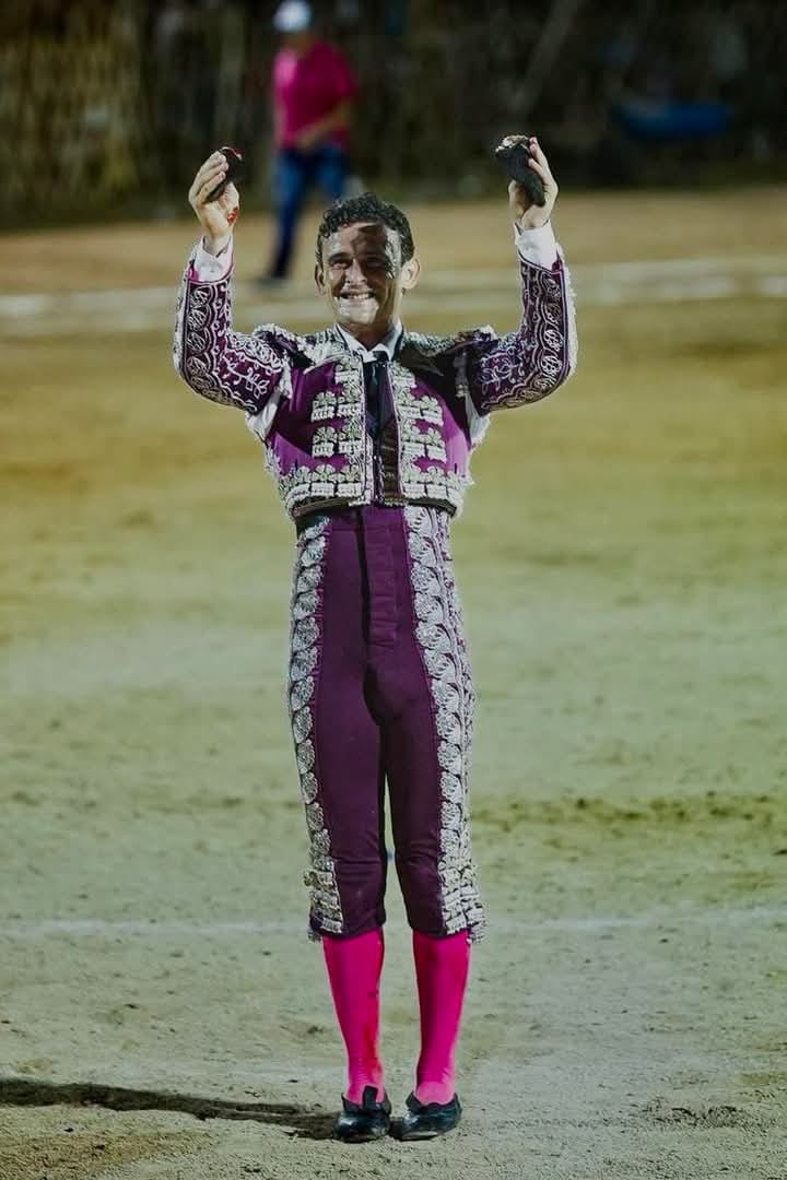 Puerta grande para El Galo en Kimchil
