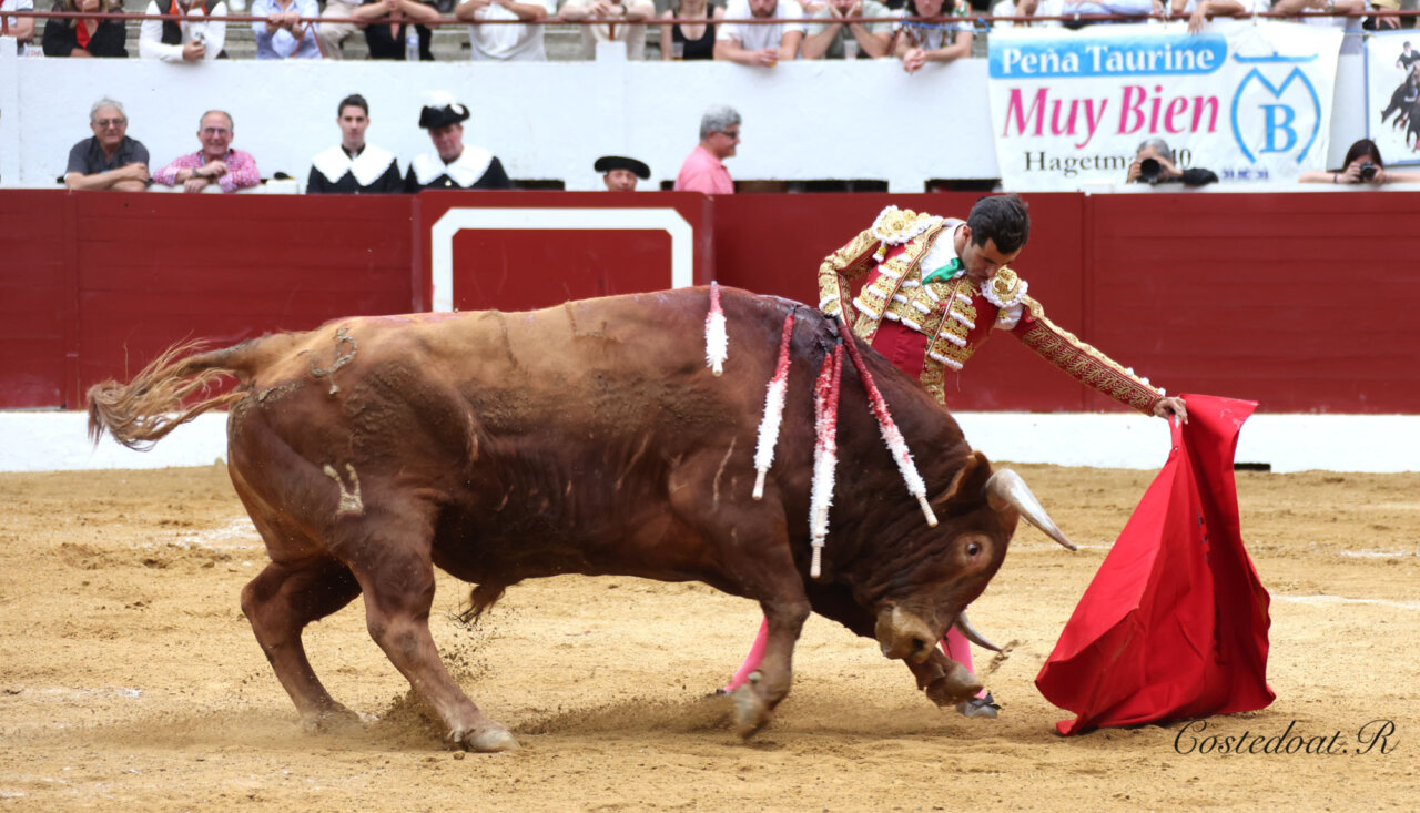 Más argumentos que premios en Aire sur l'Adour