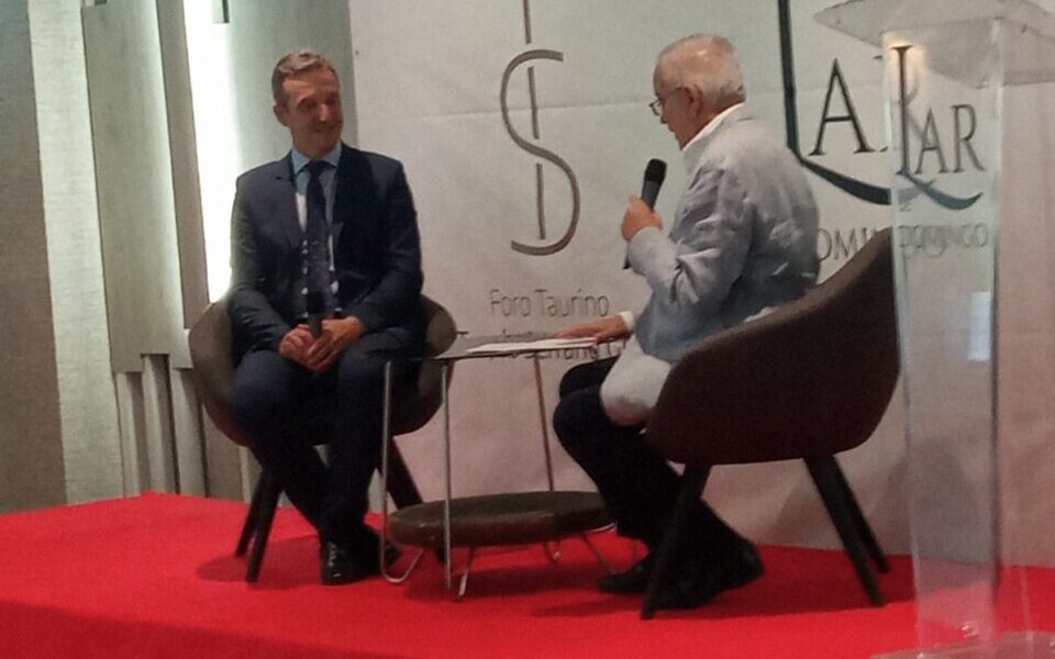 Miguel Ángel Moncholi y Miguel Martín, emotivo acto en el Foro Tomás Serrano Guío