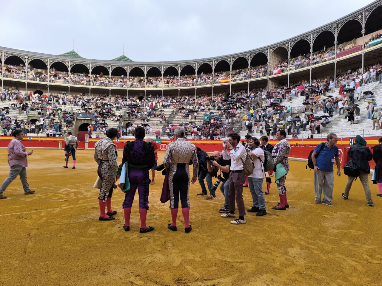 El aguacero no pudo con la segunda de Granada... 45 minutos después