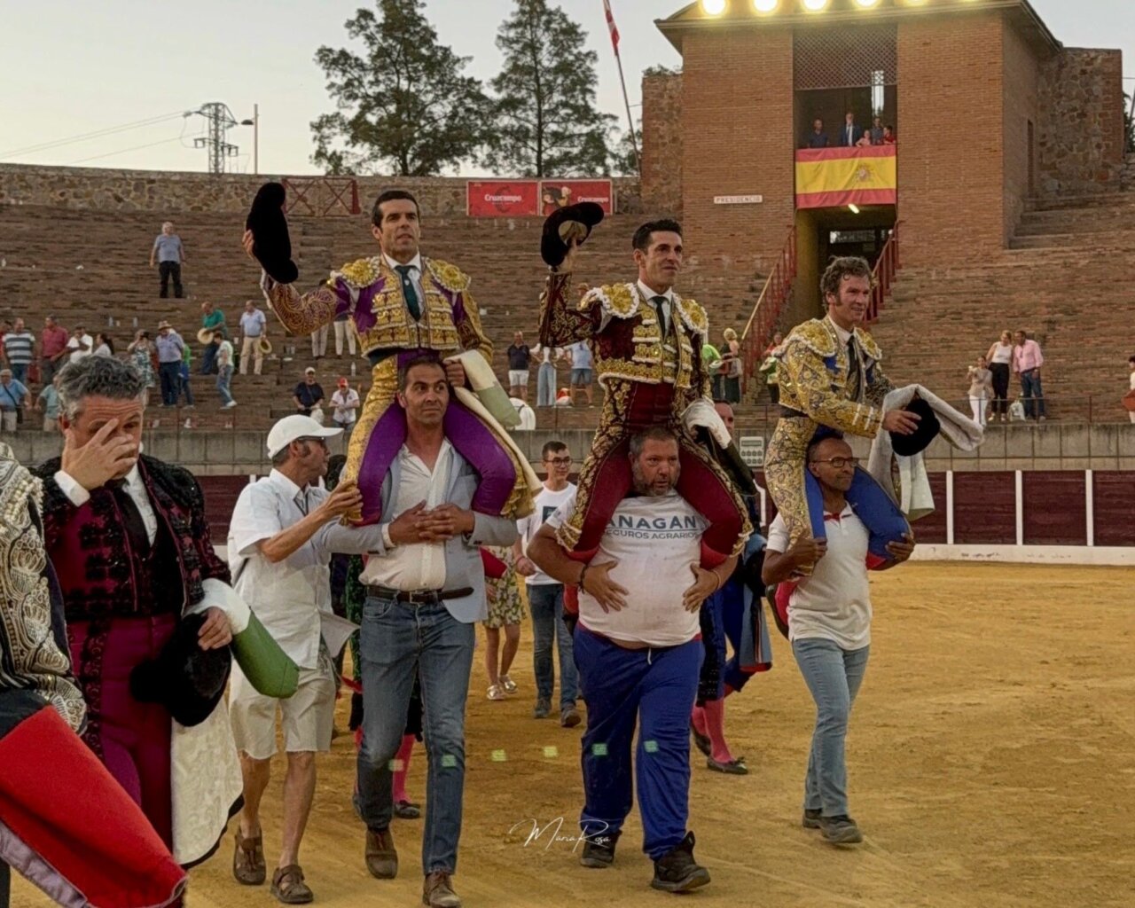 Talavante, Emilio de Justo y El Payo, siete orejas en Villafranca de los Barros