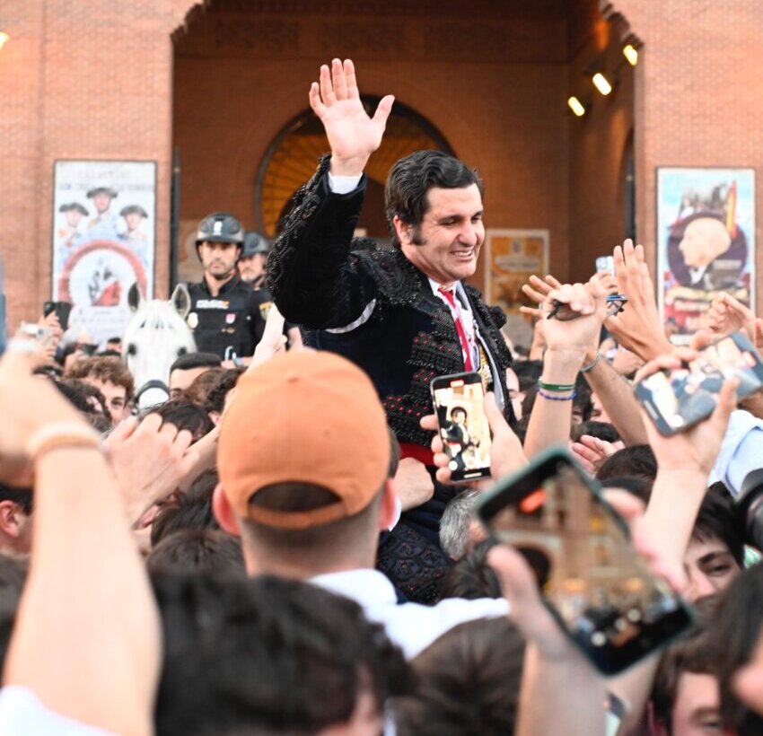 Morante salda su deuda histórica con Madrid con una tarde de antología