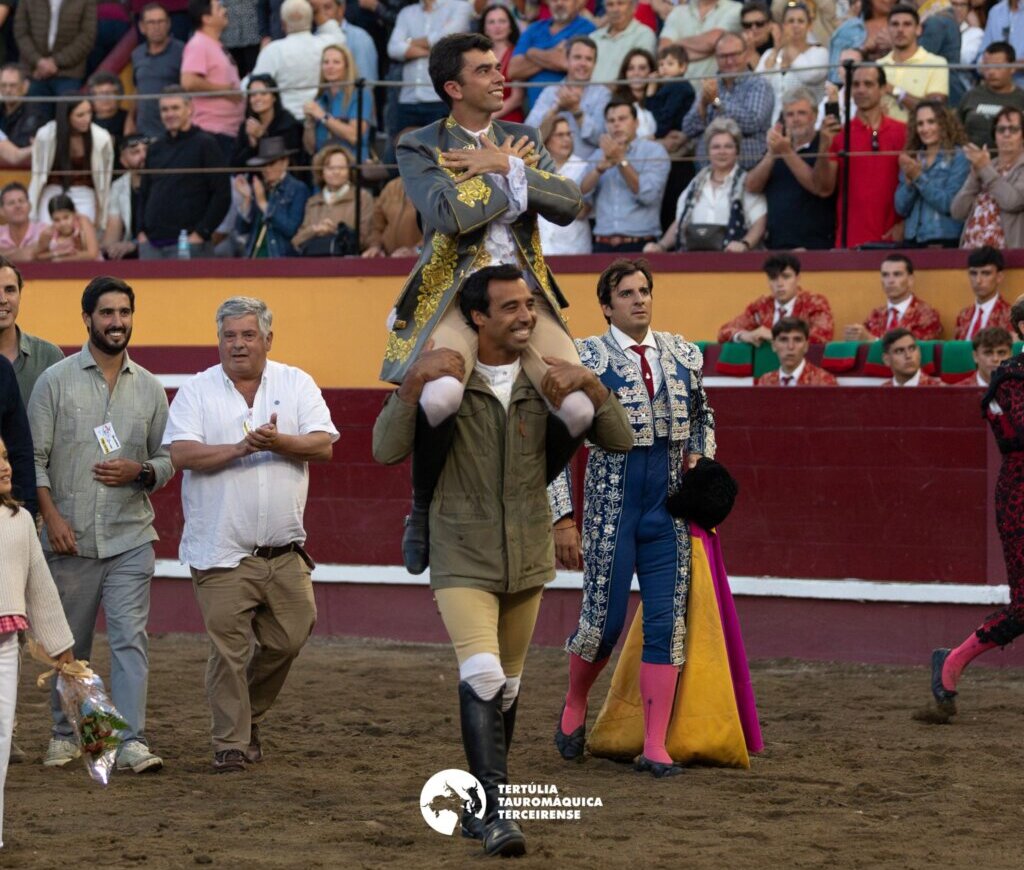 Joao Moura Jr. hace historia en su gesta en solitario en Isla Terceira