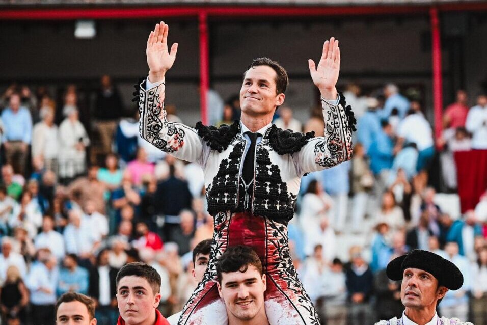 Puerta grande a un Luque en maestro en Azpeitia
