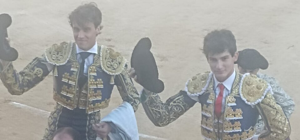 Gonzalo Capdevila y Cristian González, a hombros en Lodosa