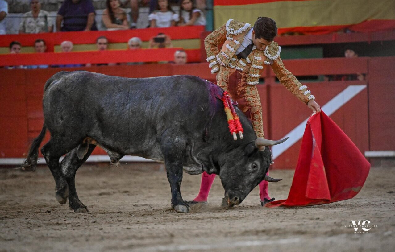 Lorenzo se cuela en el duelo de valencianos