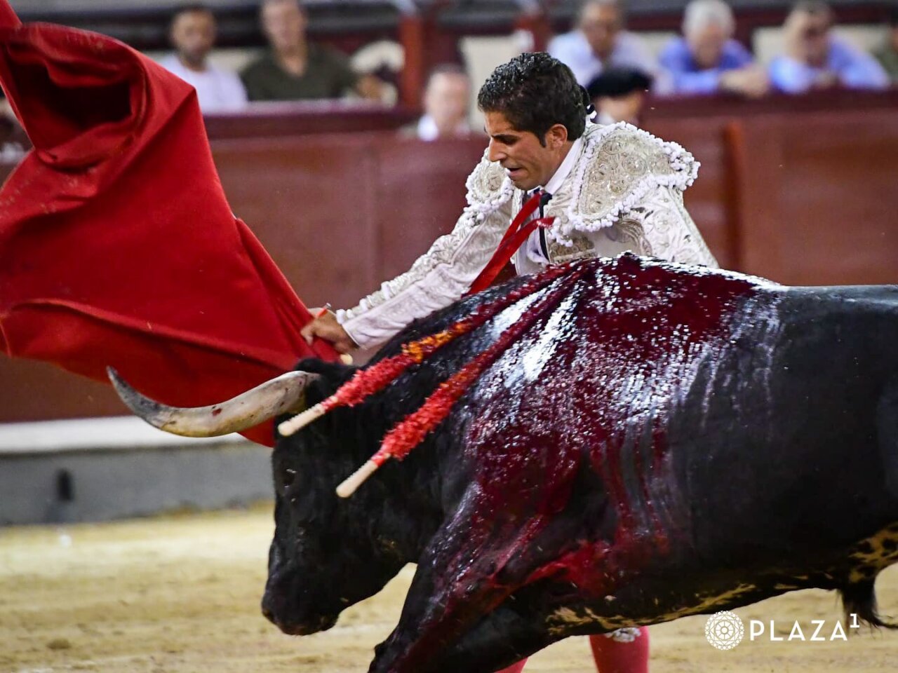 Rafael Cerro, puntazo en muslo derecho de pronóstico reservado