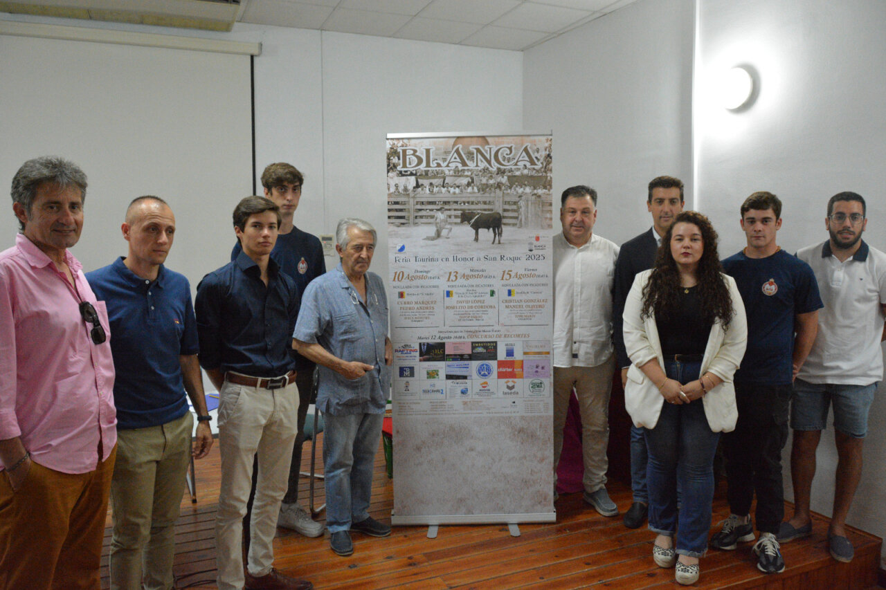 Blanca mantiene su apuesta por las novilladas... y los encierros