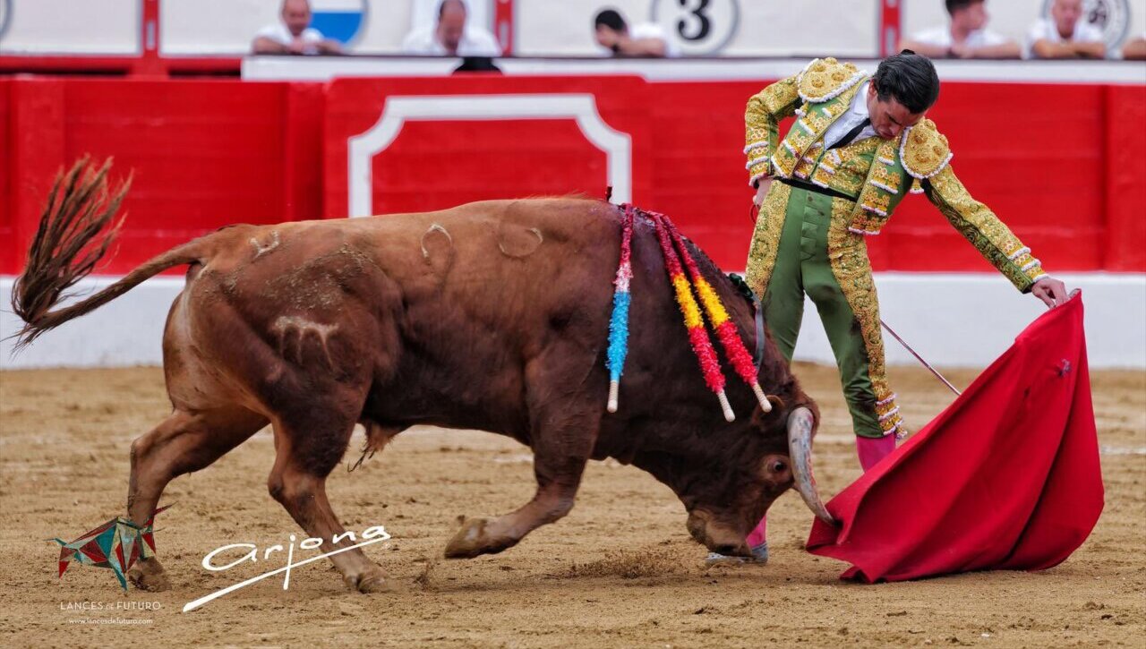 Tan solo una faena de Ortega en el esperado mano a mano