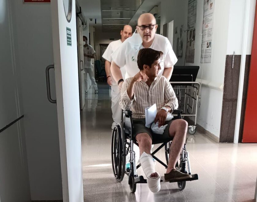 El rejoneador Adrián Venegas, fractura en un dedo del pie derecho