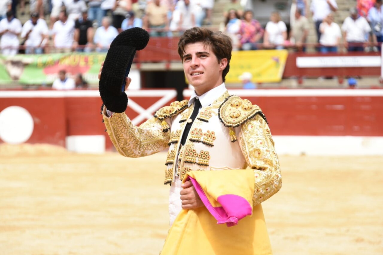 Oreja para Martín Morilla en la novillada de Mont de Marsan