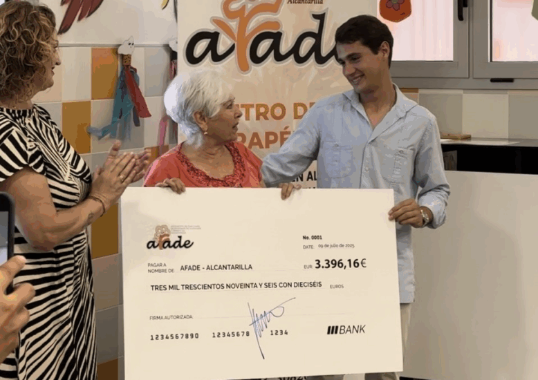 El novillero José María Trigueros dona 3.396,16 euros para luchar contra el Alzheimer 