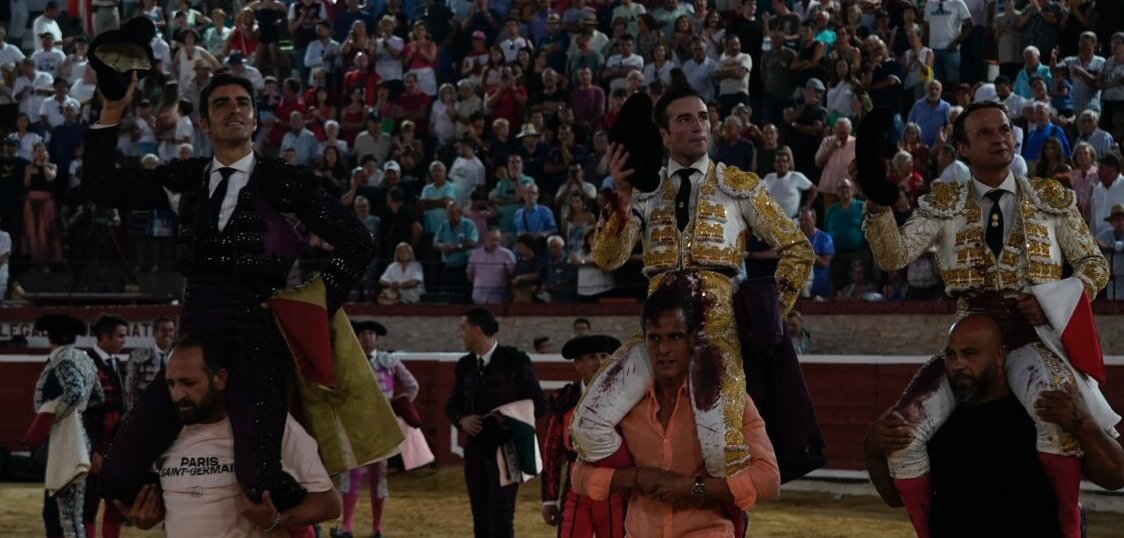 Triple puerta grande en Tarazona