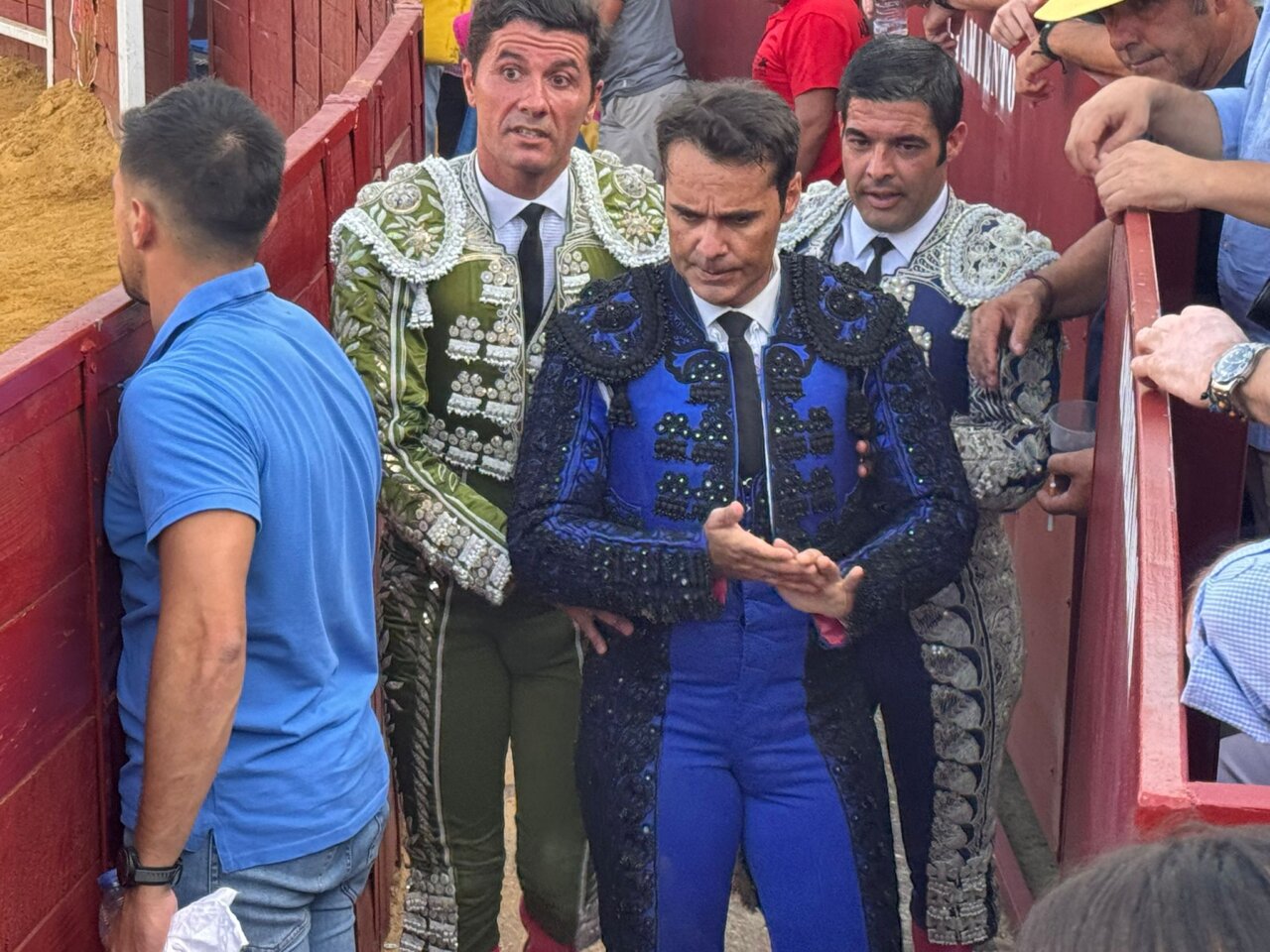 Cornada en el glúteo de 6 cm de extensión y 4 de profundidad al banderillero Jesús Fernández