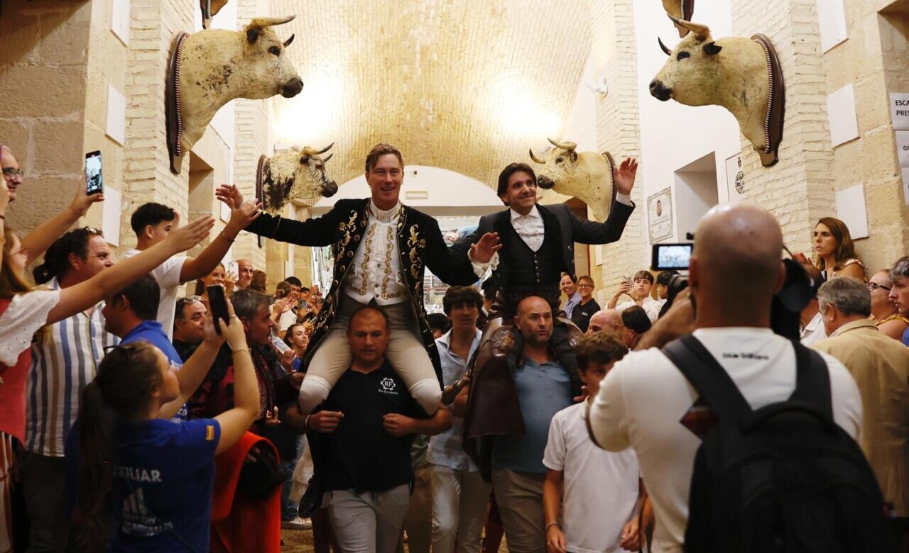 Magisterio de Diego Ventura, en hombros con Rui Fernandes en El Puerto