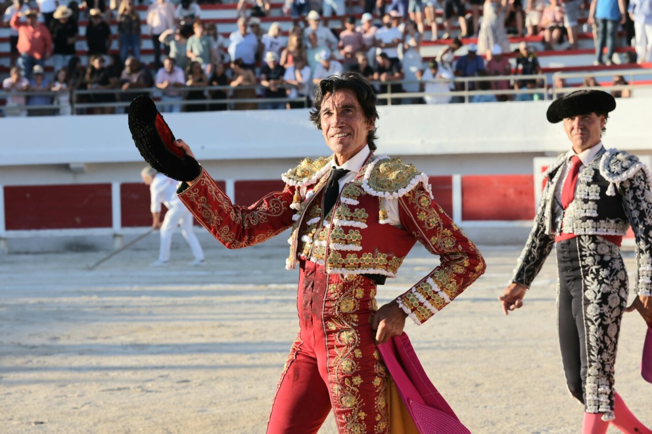 Curro Díaz y Tibo García, sendas orejas en Saintes Maries de la Mer