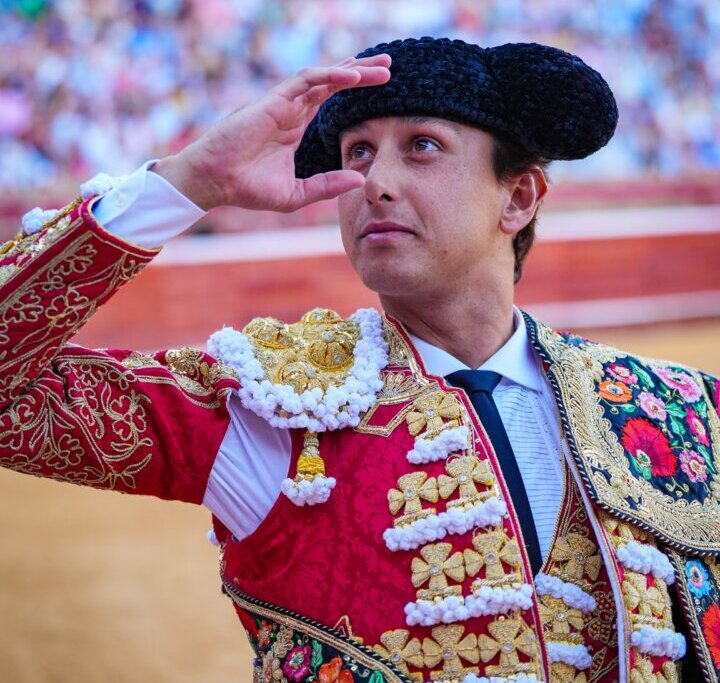 Roca Rey dona más de 30.000 € a las Escuelas Taurinas de Andalucía