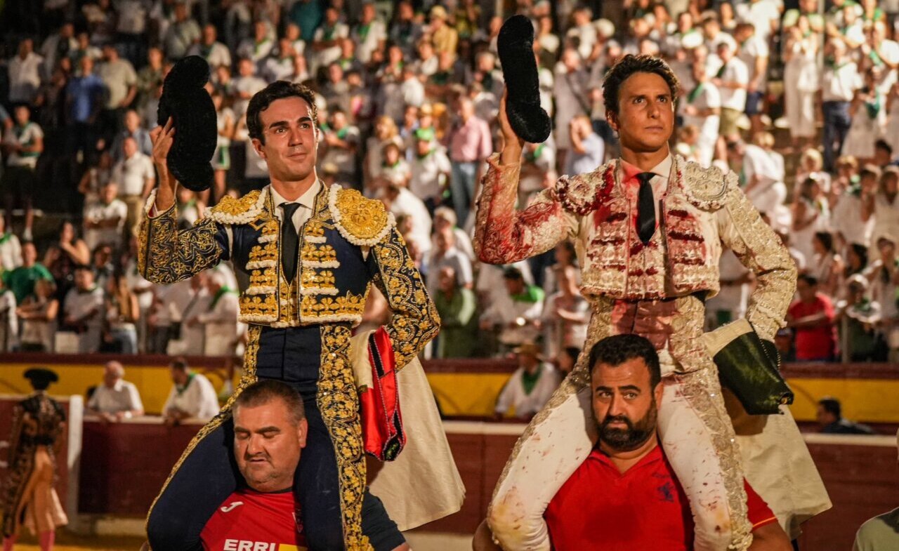 Heroica tarde de Roca Rey y golpe de Rufo en Huesca