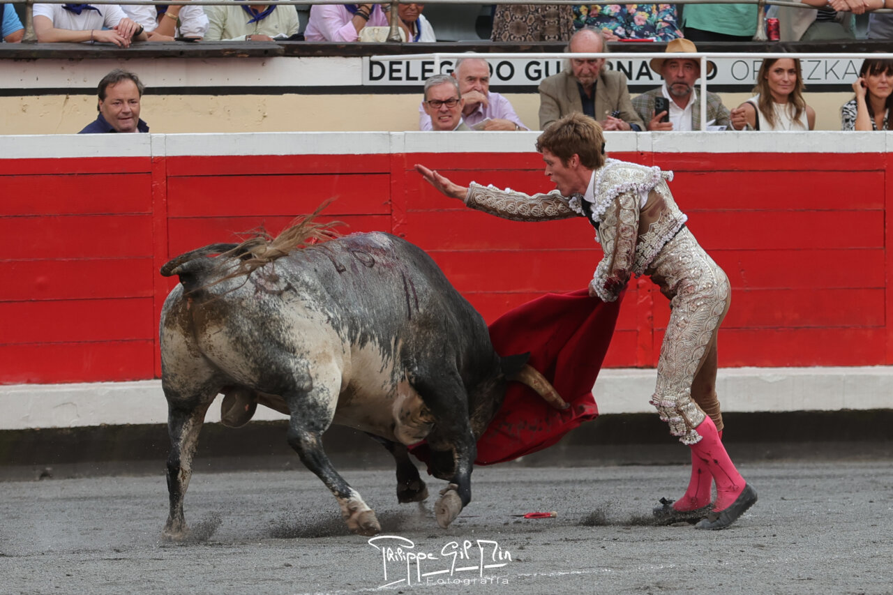 TVE se hace eco del indulto de “Tapaboca” tras la histórica faena de Borja Jiménez en Bilbao
