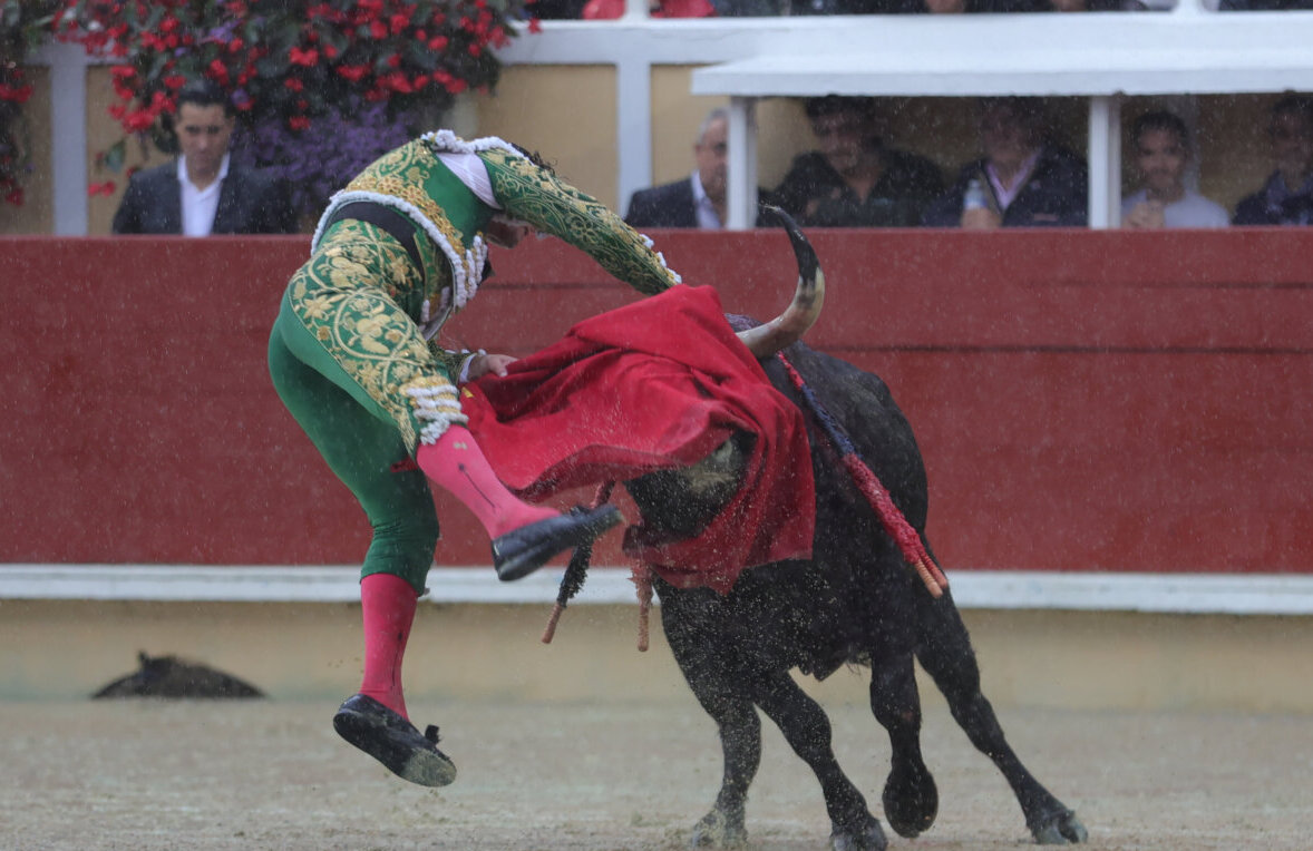 Antonio Ferrera reaparece en Cortegana con los puntos de la herida de Bayona
