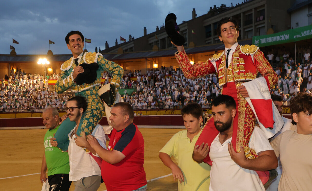 Talavante y Marco Pérez se llevan la tarde en Huesca
