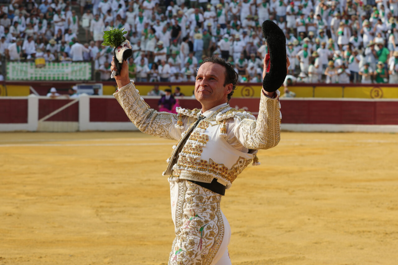 Huesca se divierte con el cartel de banderilleros en el día del patrón