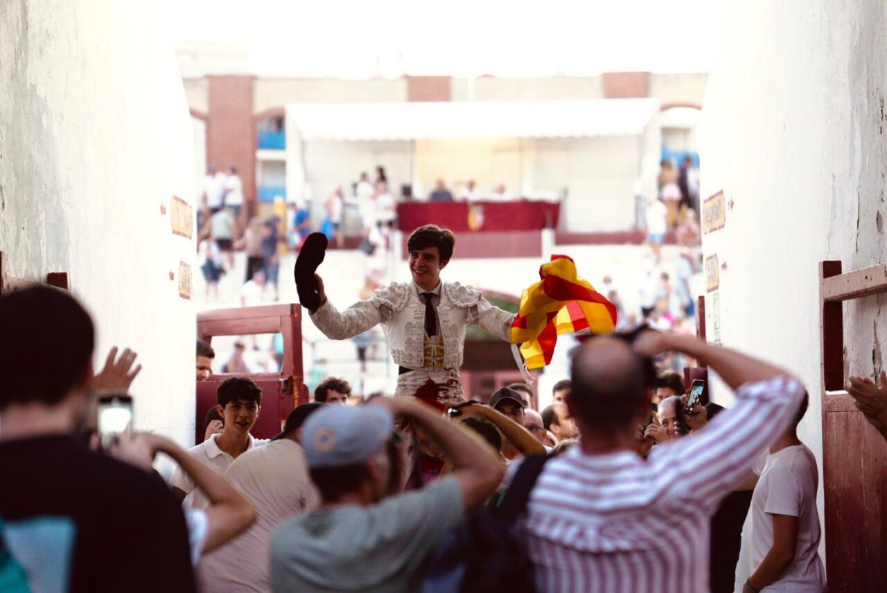 Mario Vilau, puerta grande en la última clasificatoria del Circuito Valenciano de Novilladas