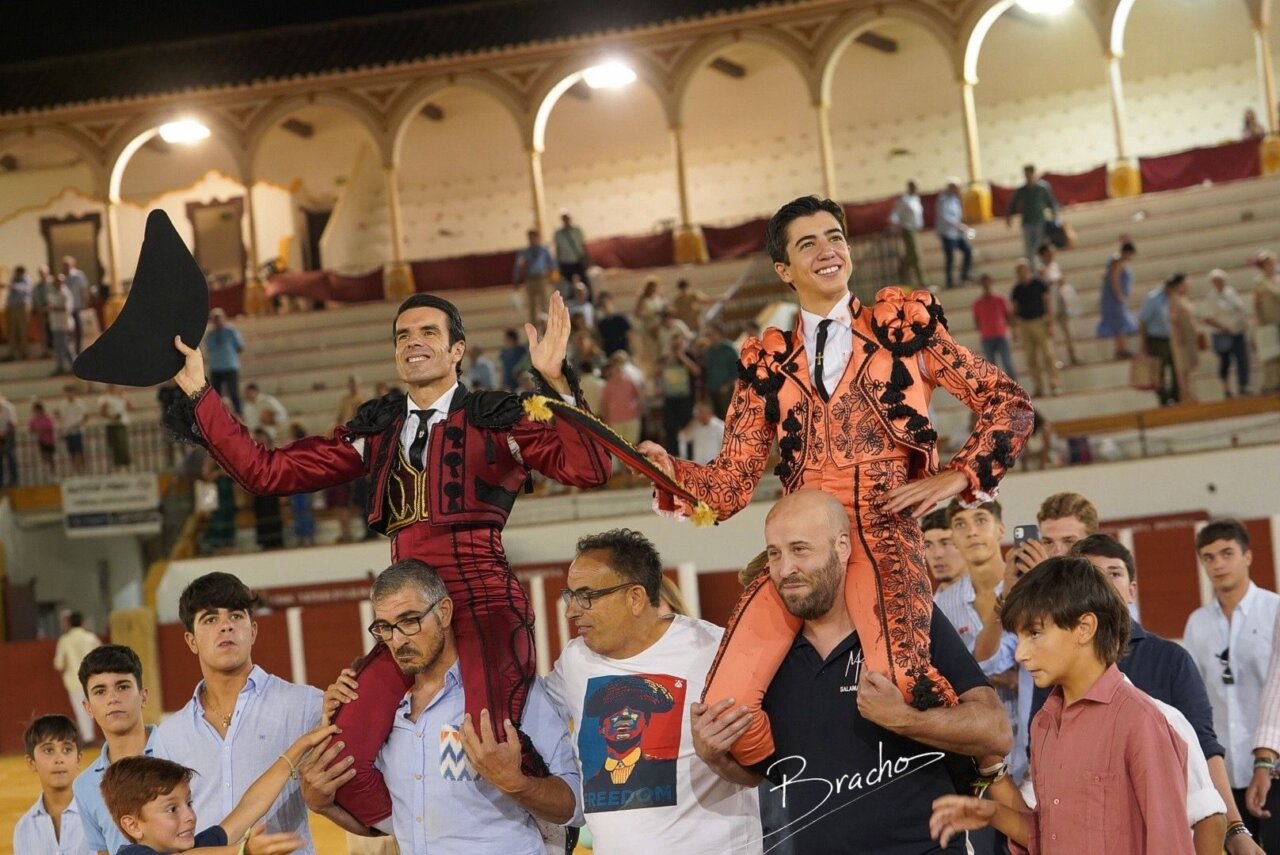 Emilio de Justo y Marco Pérez ponen color a la goyesca de Antequera
