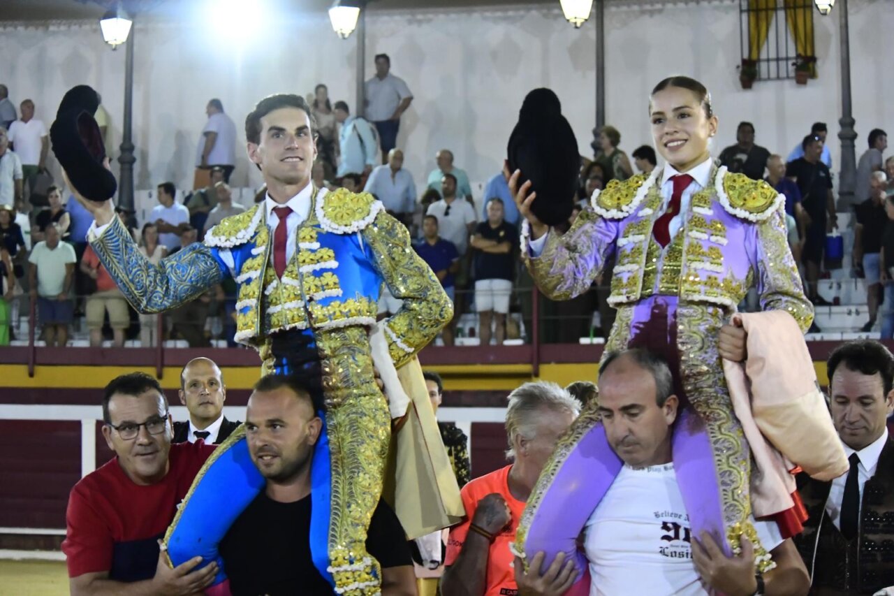 Fernando Adrián y Olga Casado: juventud, bravura y polémica en Sabiote