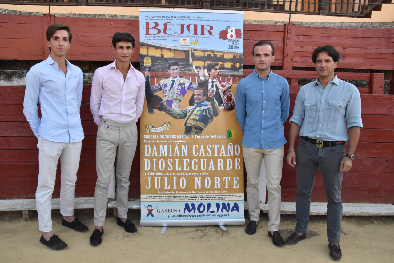 Cartel con acento salmantino para la histórica plaza de Béjar