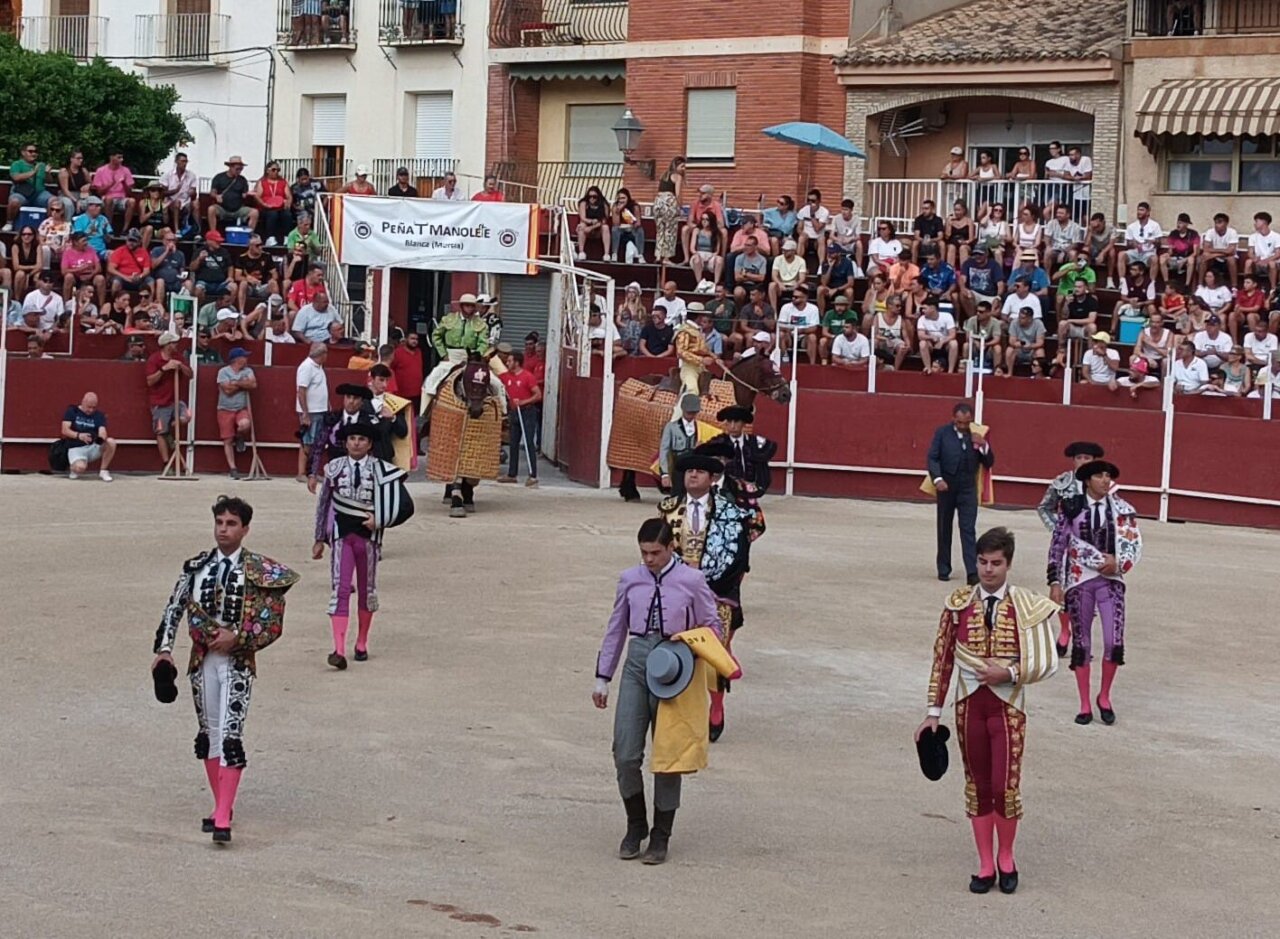 Joselito de Córdoba y David Pardo se reparten cuatro orejas en Blanca