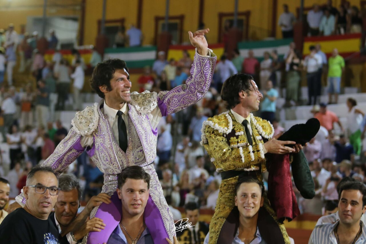 La suavidad de Cayetano y la torería de El Astigitano hacen vibrar a Écija