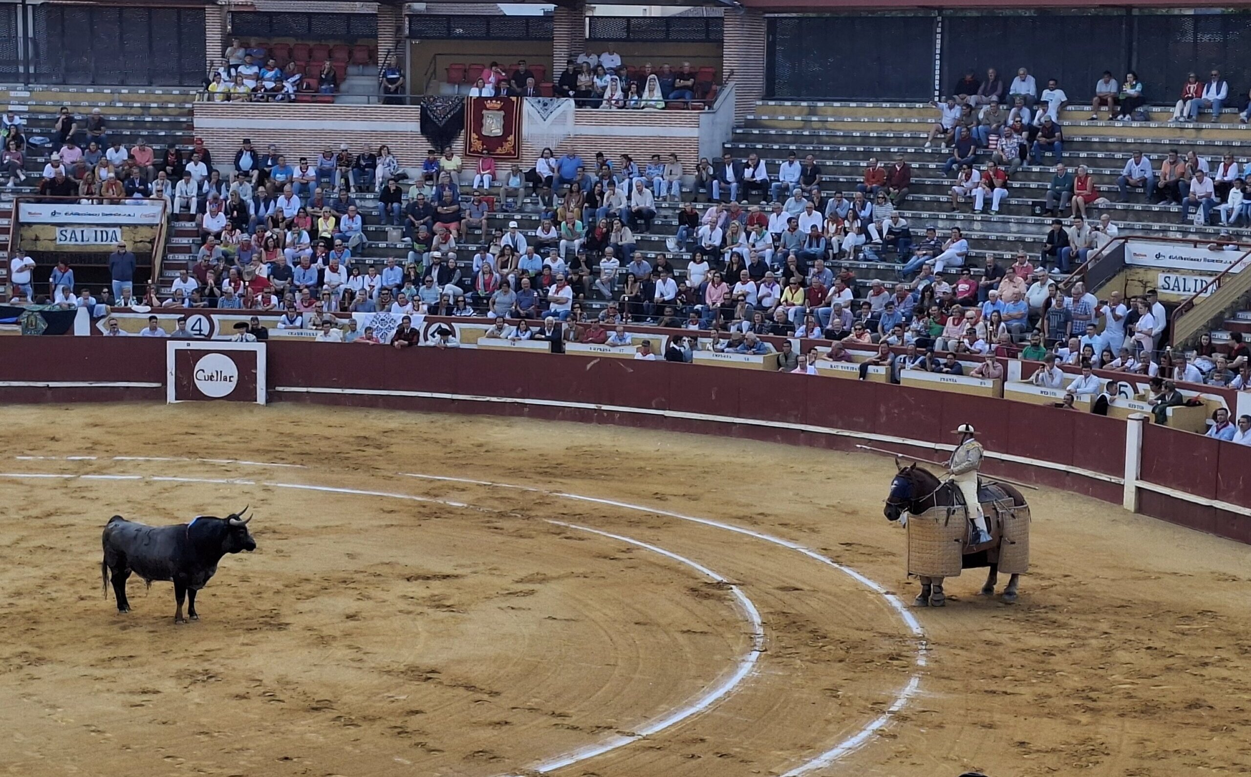 Colombo y El Galo, orejas de una interesante corrida de Partido de Resina