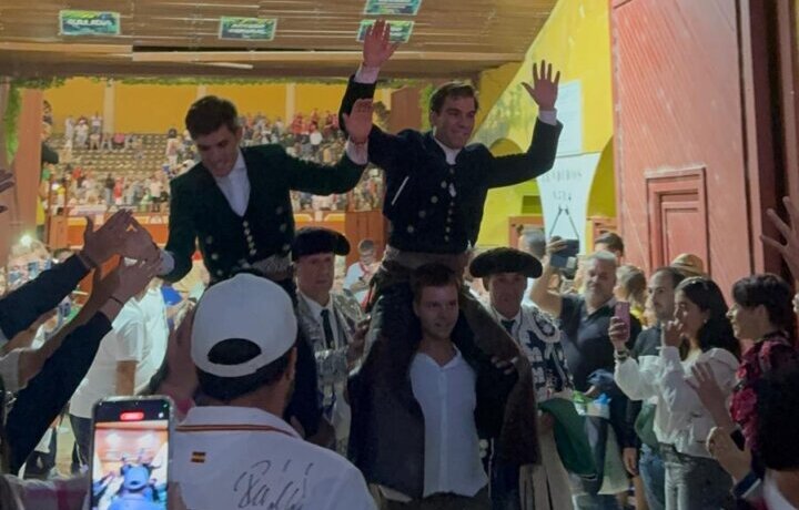 Puerta grande para Guillermo Hermoso y Sebastián Fernández en Cuéllar