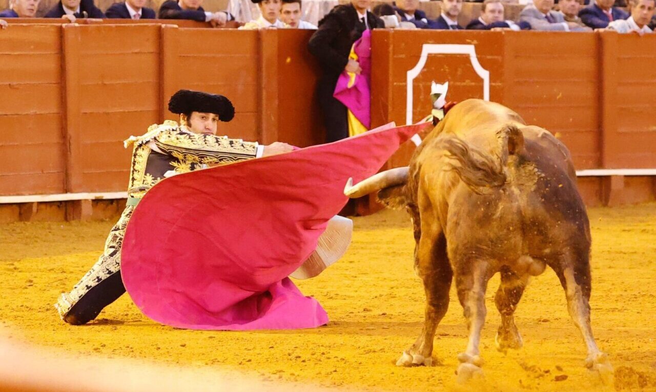 Destellos de Morante en la digna alternativa de Zulueta en Sevilla