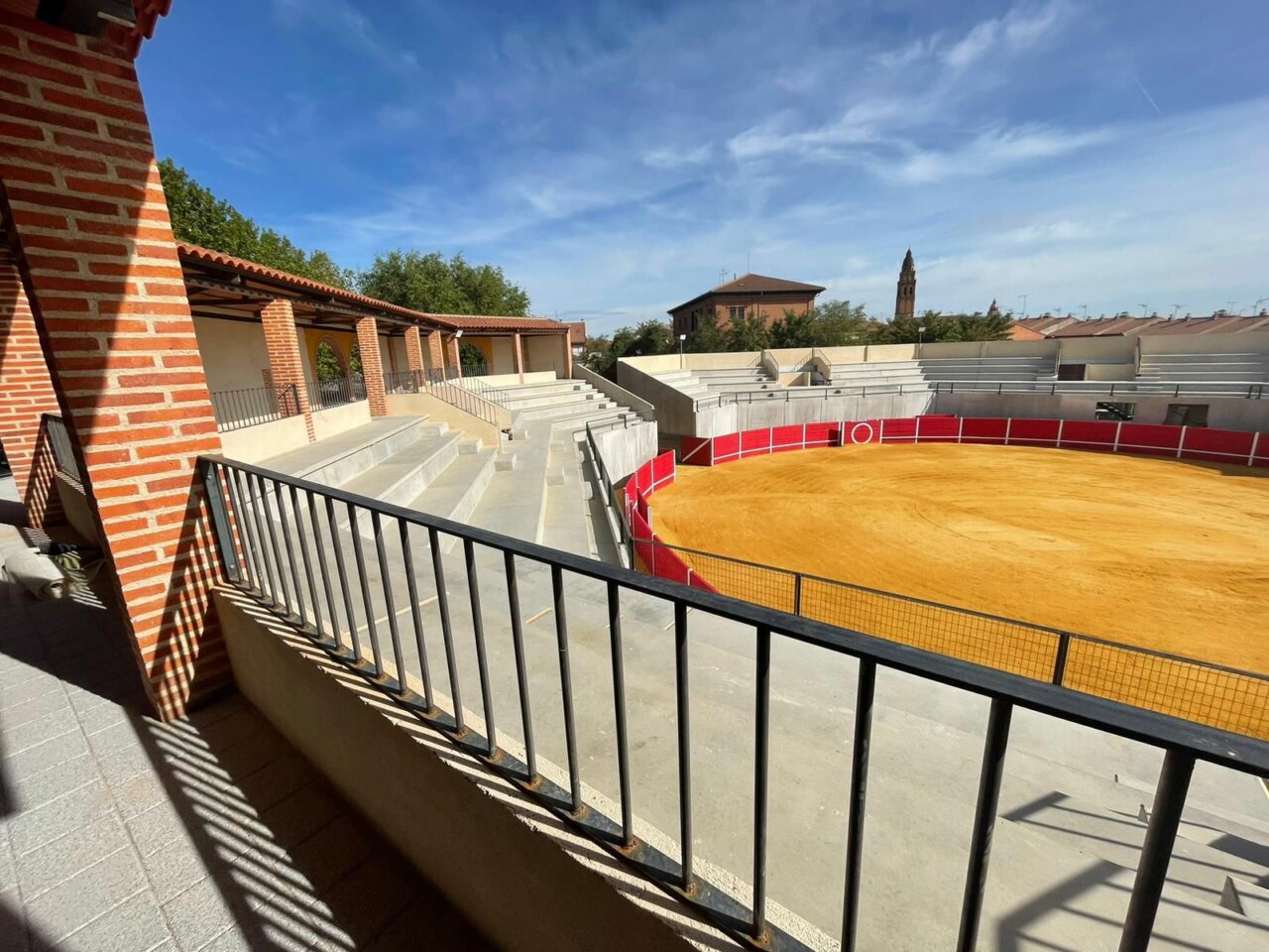 Alaejos da luz a una nueva plaza de toros