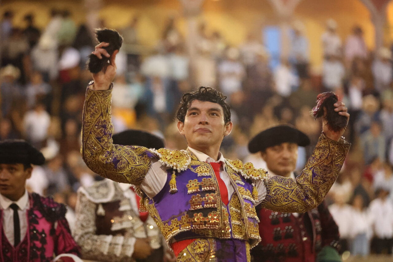 Rotundo triunfo de Isaac Fonseca en San Miguel el Alto