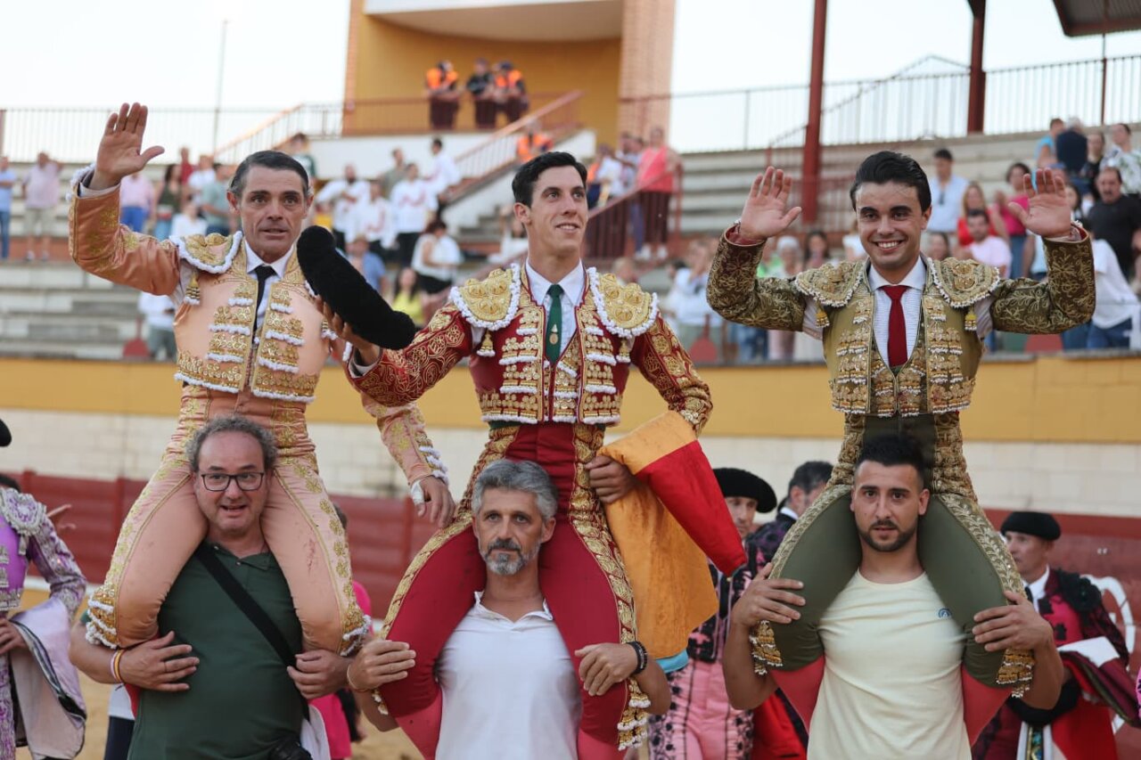 Sánchez Vara, Diego García y Víctor Cerrato, por la puerta grande en Madridejos