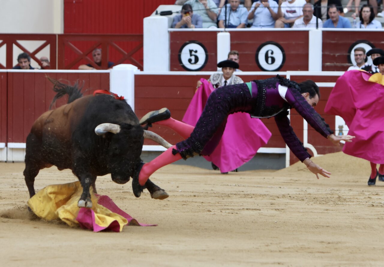 Fortes, aparatosa cogida a portagayola en Albacete