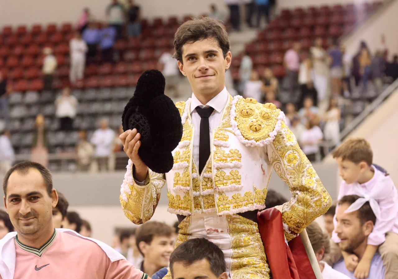 Verdad de David de Miranda, cara y cruz en Las Rozas y éxito con Juan Herrero en su alternativa