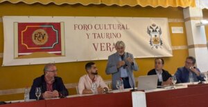 El psicólogo Ignacio Martín Cuadrado, durante su intervención en Vera