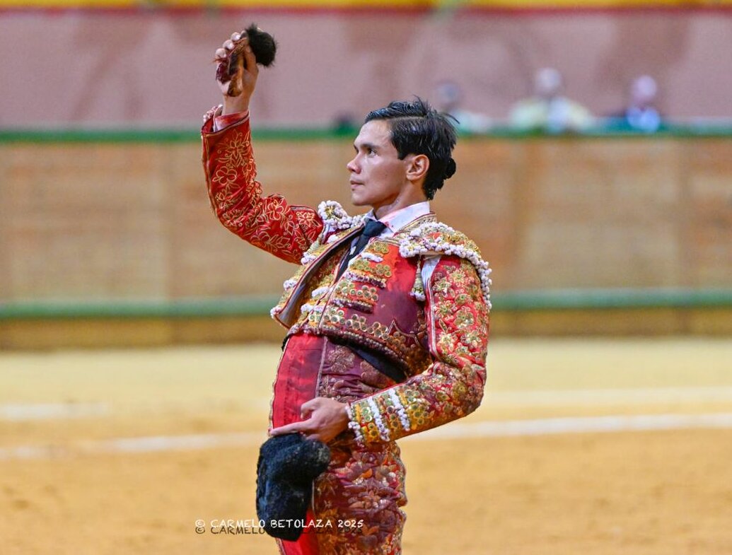 Importante tarde de Pedro Luis para abrochar el Zapato de Oro