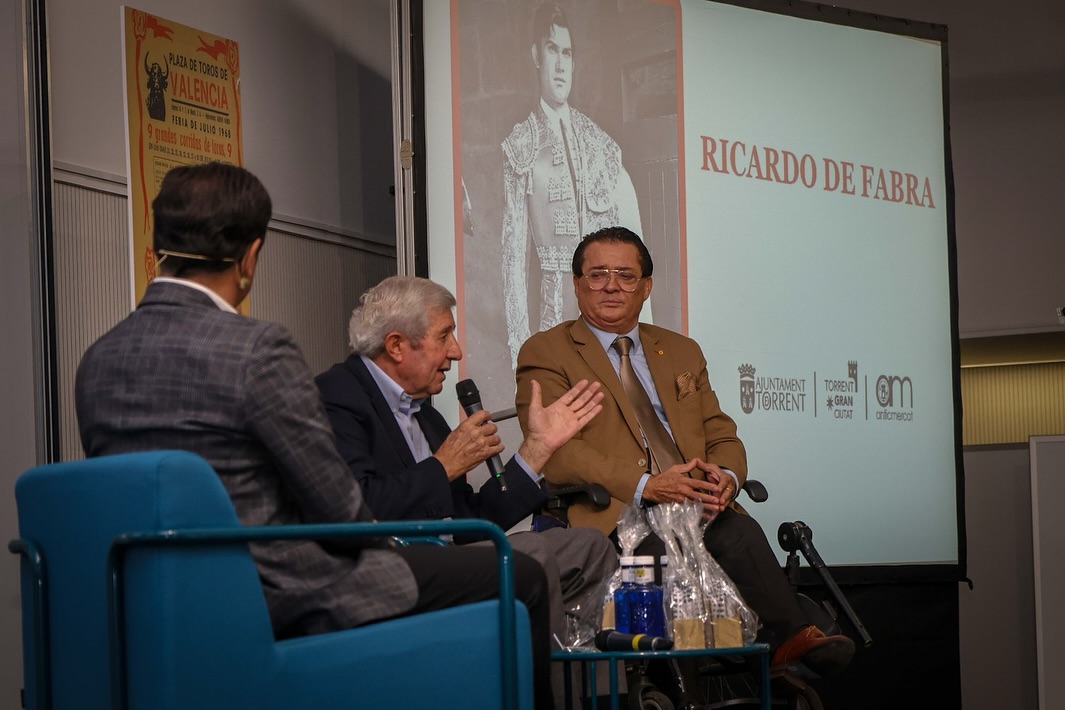 Torrent rinde un sentido homenaje al torero Ricardo de Fabra