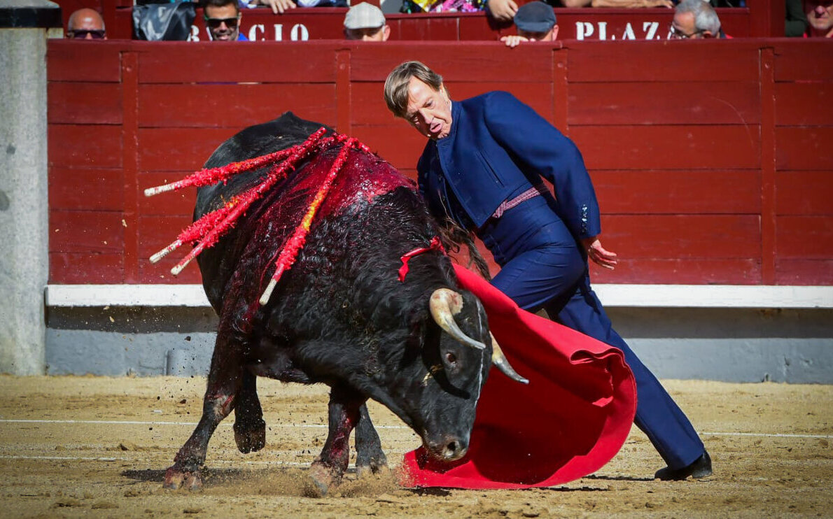 Curro Vázquez conmueve a Las Ventas con su toreo eterno