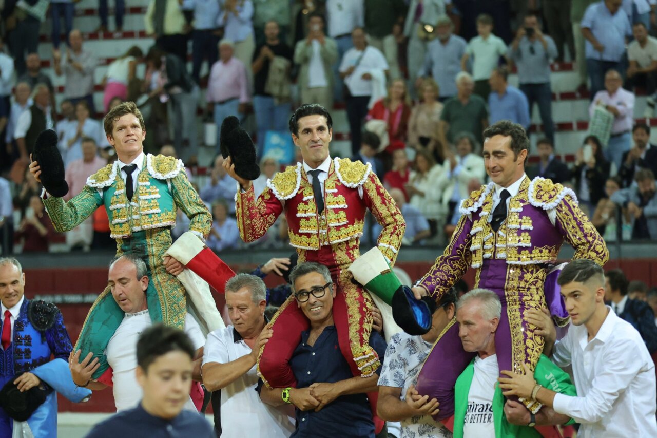 Diez orejas, un rabo y un jandilla de vuelta en la apertura de Jaén