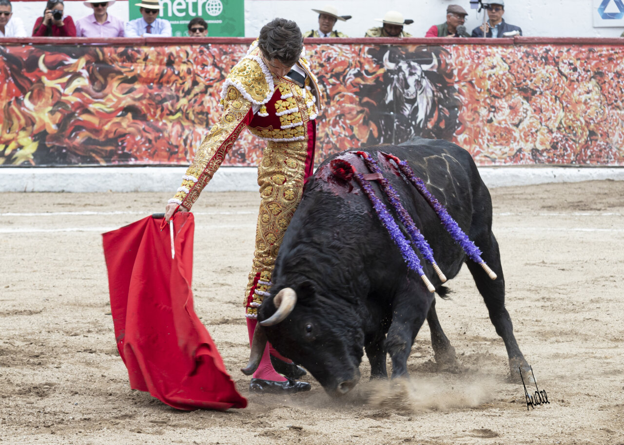 Castella y Marcillo firman dos rotundas faenas en la segunda de Latacunga