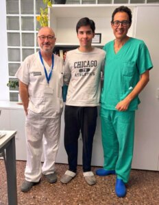 Donaire, con los doctores Luis Sabater y David Moro